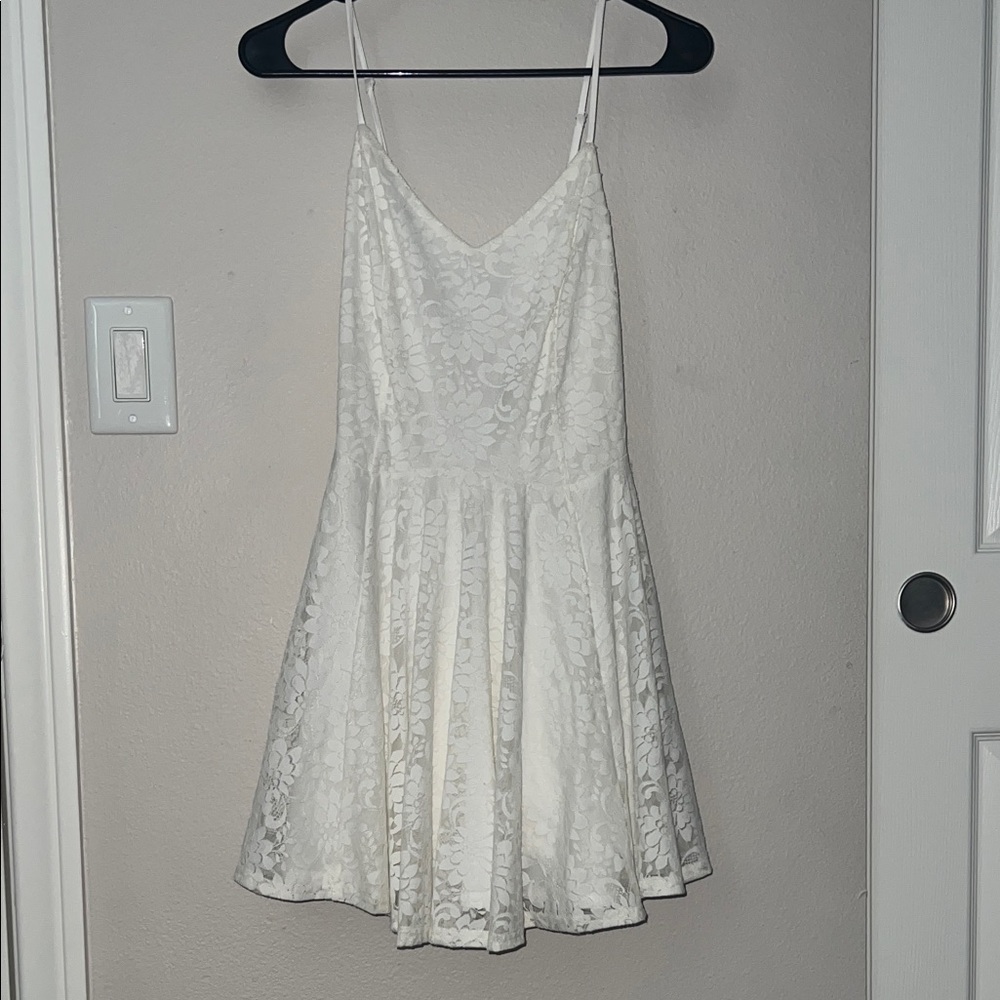 Noble U White Floral Lace Mini Dress